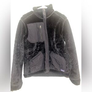 Patagonia Women’s Black Soft Fleece Zip Up Jacket‎